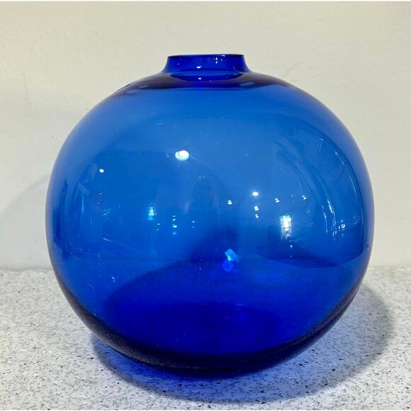 Cobalt blue glass vase bulbous ball Minimalist decorative unique home decor - Picture 6 of 6